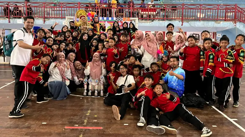 SD Muhammadiyah Tangkil Tengah Raih Juara Umum Kejuaraan Drumband Kids Se-Eks Karisidenan Pekalongan