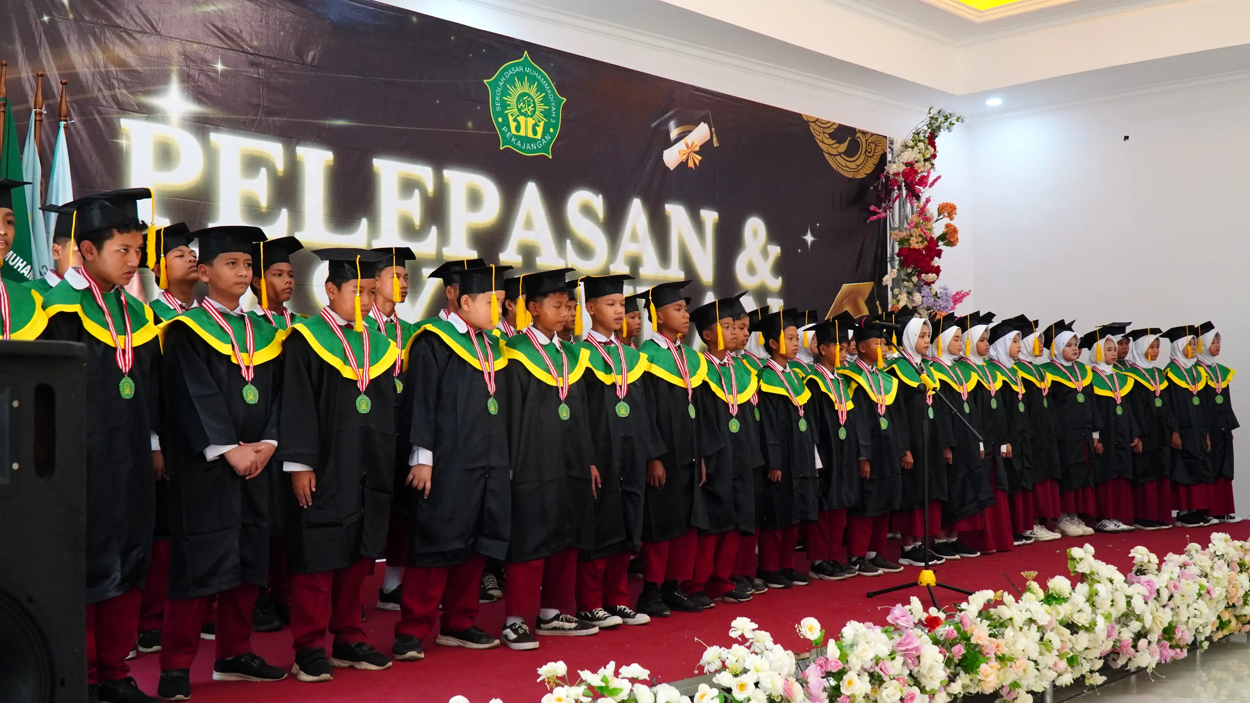 Suasana Pelepasan siswa Penuh Haru, Umi : Sinergi orang tua dan walimurid wujudkan generasi yang berkarakter